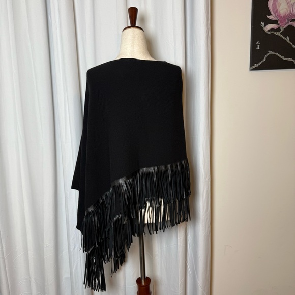 Chico’s Melissa Fringe Poncho Sweater One Size Faux Leather Fringe - Picture 4 of 12
